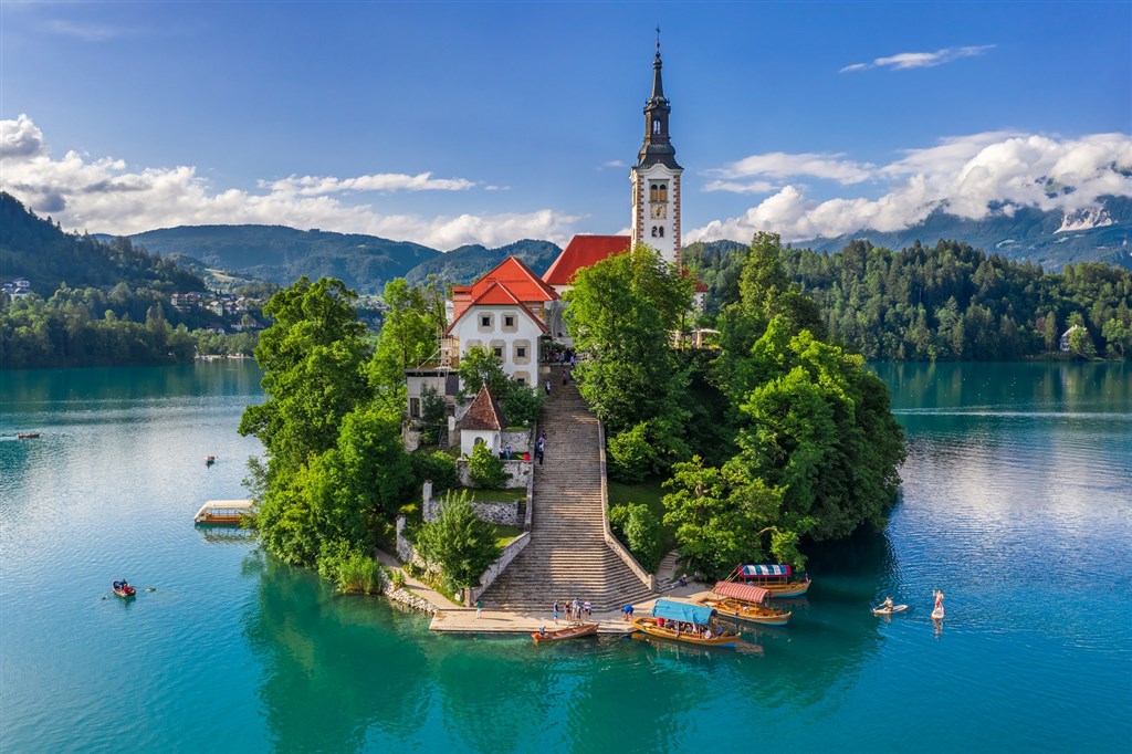 Ráj uprostřed Julských Alp: Bohinj - Slovinsko