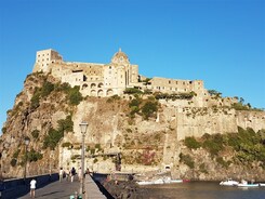 ITÁLIE – ISCHIA – SMARAGDOVÝ OSTROV