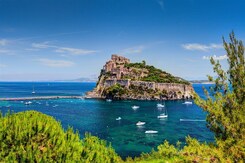 ITÁLIE – ISCHIA – SMARAGDOVÝ OSTROV