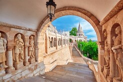 - MAĎARSKO – BUDAPEŠŤ – KRÁLOVNA DUNAJE - MAĎARSKO – BUDAPEŠŤ – KRÁLOVNA DUNAJE