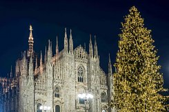 - MILANO - ADVENT V ITÁLII - MILANO - ADVENT V ITÁLII