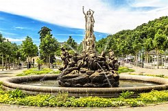 RAKOUSKO - BADEN, SLAVNOST RŮŽÍ