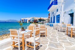 ŘECKO - KYKLADSKÉ OSTROVY PAROS A SANTORINI