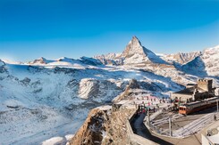 OHROMUJÍCÍ PANORAMA WALLISU