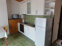 PRIMOŠTEN / APARTMÁNOVÝ DŮM VESNA