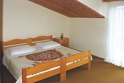 PRIMOŠTEN / APARTMÁNOVÝ DŮM VESNA