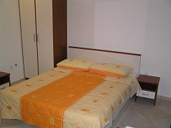 PRIMOŠTEN / APARTMÁNOVÝ DŮM HELENA