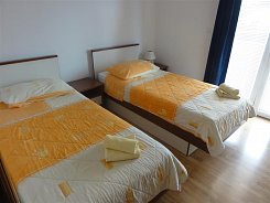 PRIMOŠTEN / APARTMÁNOVÝ DŮM HELENA