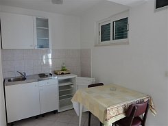 DRVENIK / APARTMÁNOVÝ DŮM KOSTANIČ