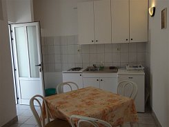 DRVENIK / APARTMÁNOVÝ DŮM KOSTANIČ