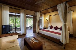 MALEDIVY - KURAMATHI ISLAND RESORT*****