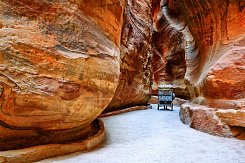 JORDÁNSKO - POUŠTNÍ KRÁSKY PETRA a WADI RUM