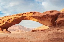 JORDÁNSKO - POUŠTNÍ KRÁSKY PETRA a WADI RUM