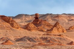 MONGOLSKO – POUŠŤ GOBI, ČINGISCHÁN A DIVOCÍ KONĚ