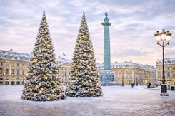 ADVENTNÍ PAŘÍŽ A KABARET V MOULIN ROUGE – LETECKY
