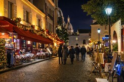 ADVENTNÍ PAŘÍŽ A KABARET V MOULIN ROUGE – LETECKY