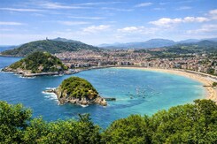 MĚSTA POD PYRENEJEMI