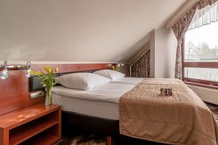 POLSKÉ BESKYDY A USTROŃ