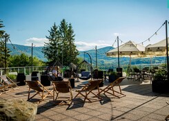 POLSKÉ BESKYDY A USTROŃ