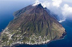 ITÁLIE - KALÁBRIE - CAPO VATICANO, PLÁŽE A MĚSTEČKA