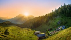 RAKOUSKO - HORSKÉ ŠTÍTY NAD INNSBRUCKEM