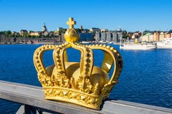 BÍLÉ NOCI VE STOCKHOLMU A HELSINKÁCH
